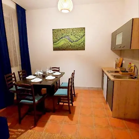 2 Room's Family Zemlinski Apartment