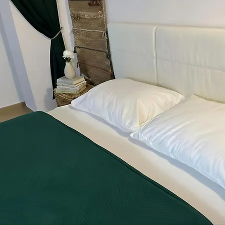 Apartament 2 Room's Family Zemlinski 12 *