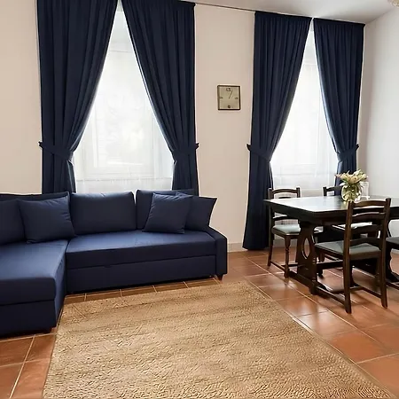 2 Room's Family Zemlinsky 12 Apartamento *